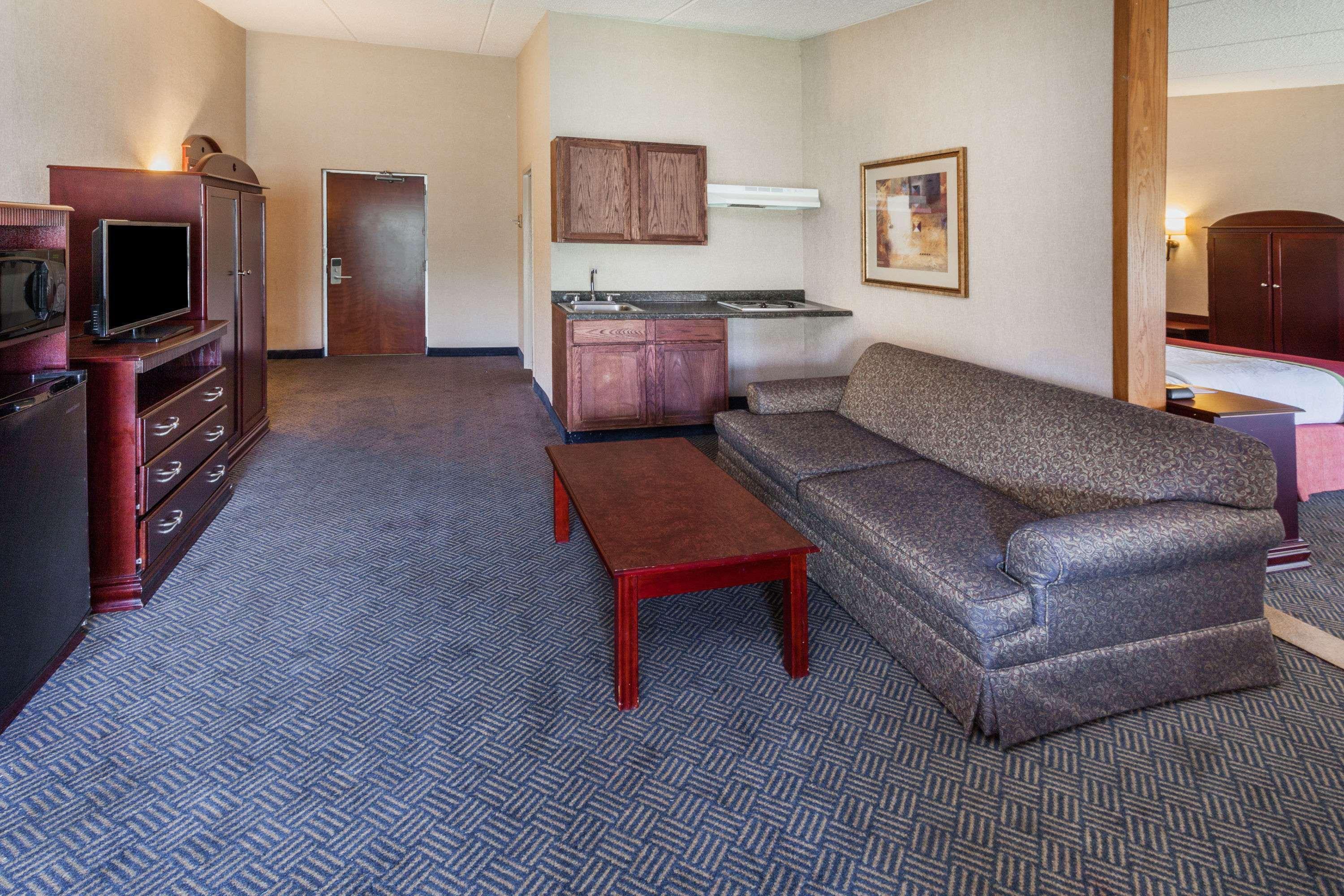 Hotel Baymont By Wyndham Michigan 2*