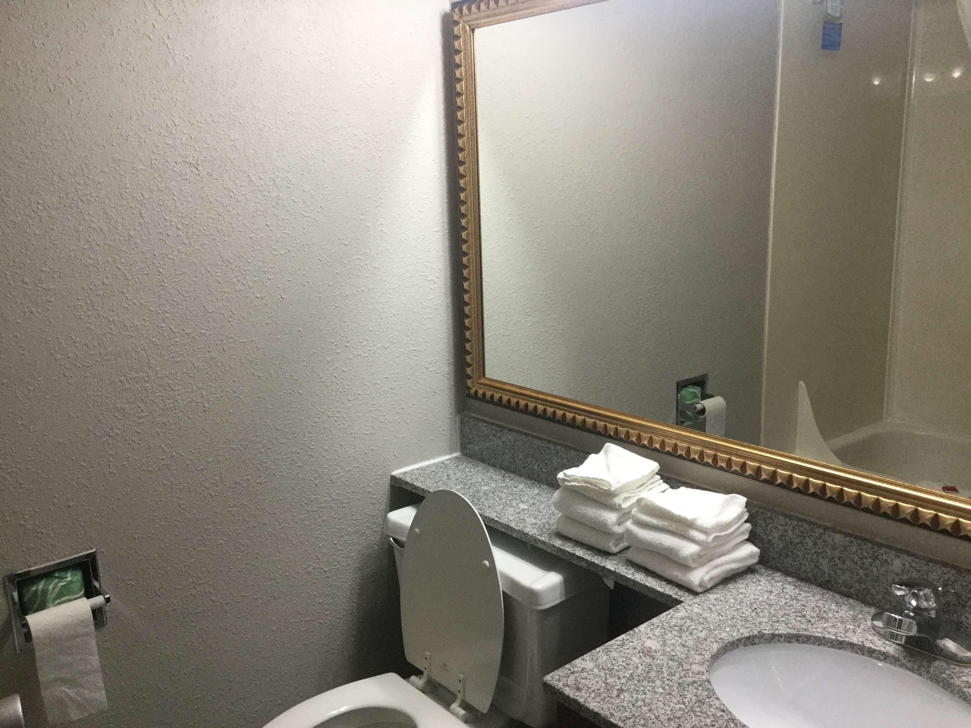 Hotel Baymont By Wyndham Michigan Michigan City