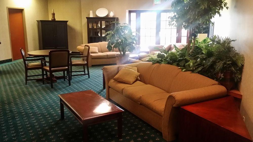 Baymont By Wyndham Michigan Hotel 2*