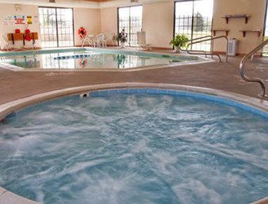 Baymont By Wyndham Michigan Hotel
